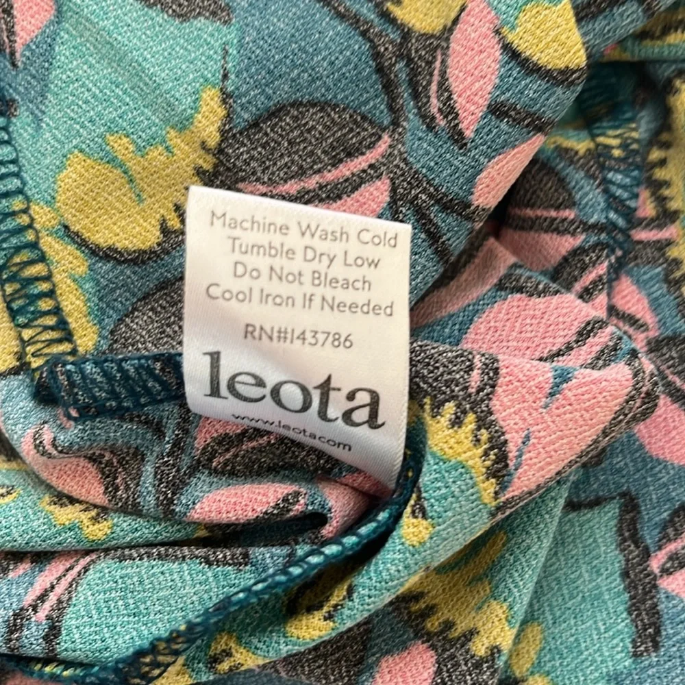 Leota The Perfect Wrap Midi Dress in Marche Fleur - Picture 13 of 13